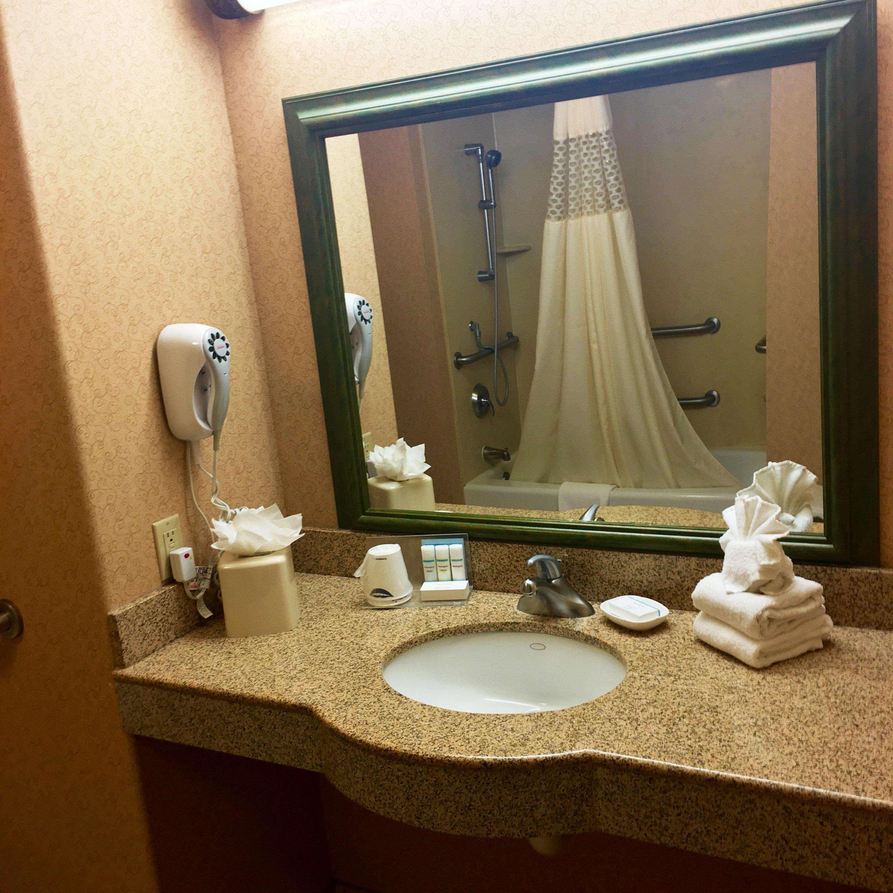Hampton Inn Hays-North Of I-70 Bagian luar foto