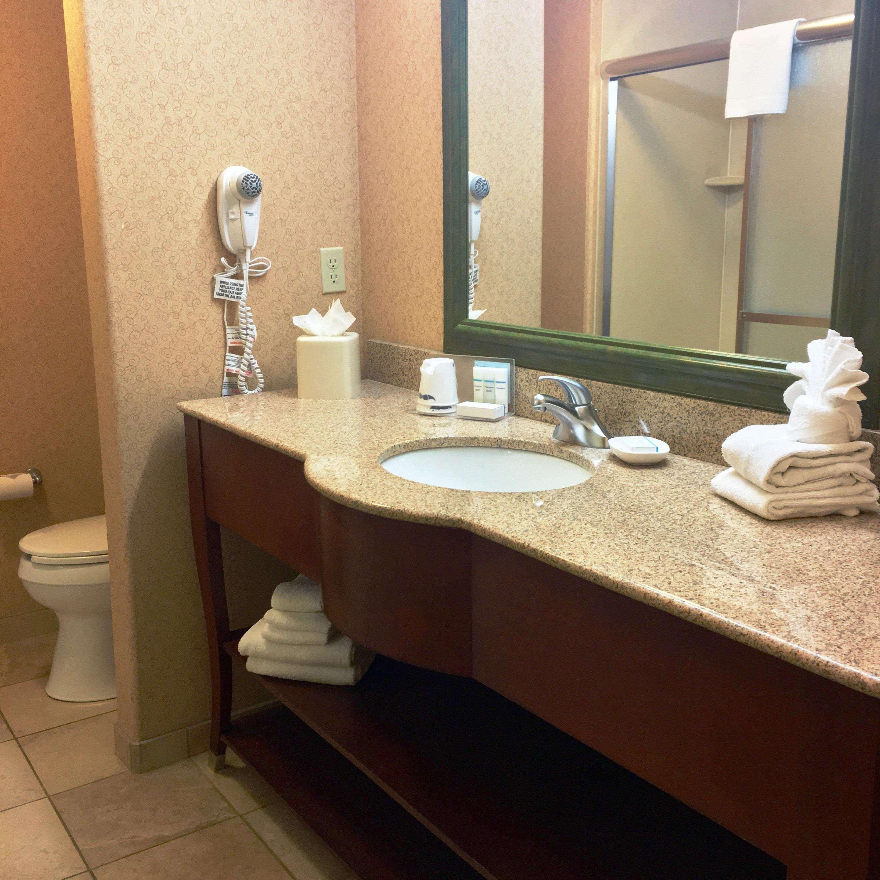 Hampton Inn Hays-North Of I-70 Bagian luar foto