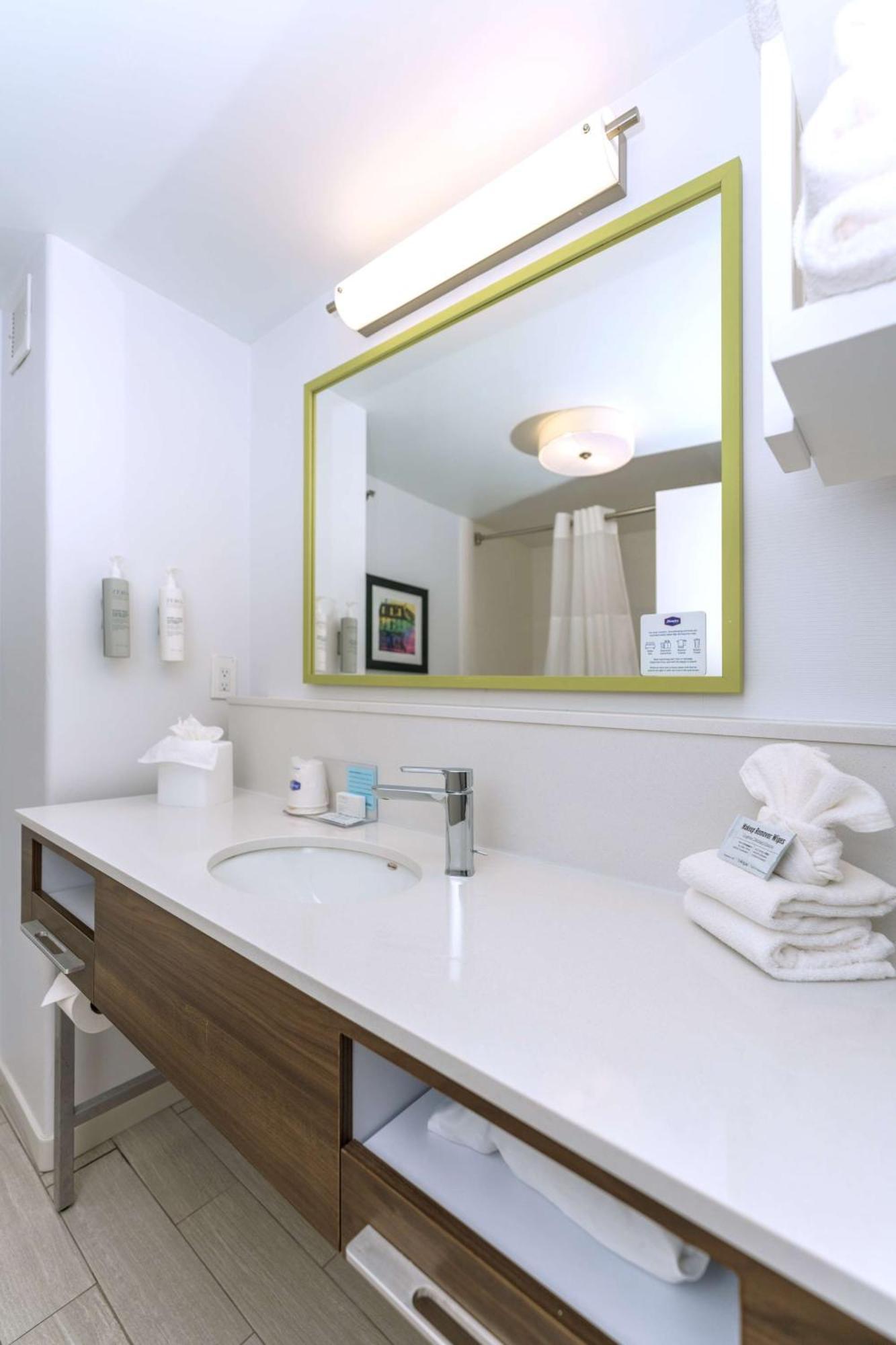 Hampton Inn Hays-North Of I-70 Bagian luar foto