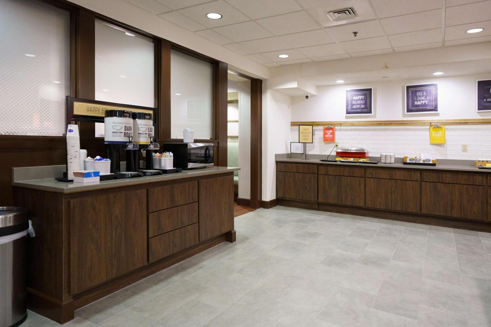 Hampton Inn Hays-North Of I-70 Bagian luar foto